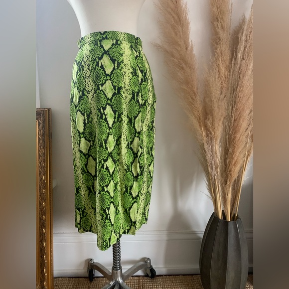 Motel skirt. Python print in lime green & black. Size small. High waisted - Picture 2 of 4